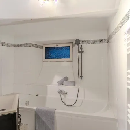 Dom wakacyjny Maison 4 - Centre -clim Wifi 7 Personnes Cannes